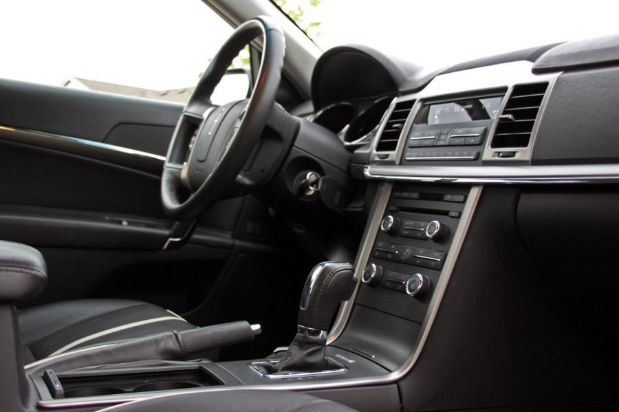  Lincoln MKZ 2010 года  (фото 23 из 211)